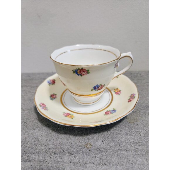 Colclough Tea Cup Saucer Small Rose Clusters Gold Gilt Displaying Tea Cups Gift - Picture 4 of 10